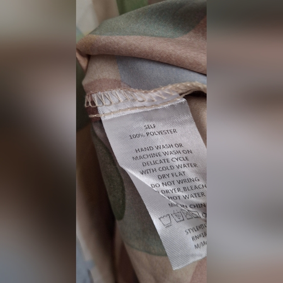 Full Of Love Mauve Pink Abstract Satin Blouse sz L aprox. - Picture 5 of 12